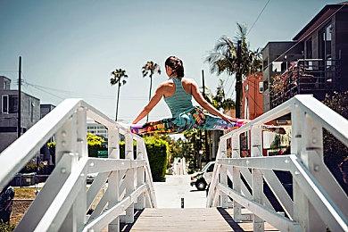 《FIFA 22》Steam正式解锁 综合评价位“多半好评”